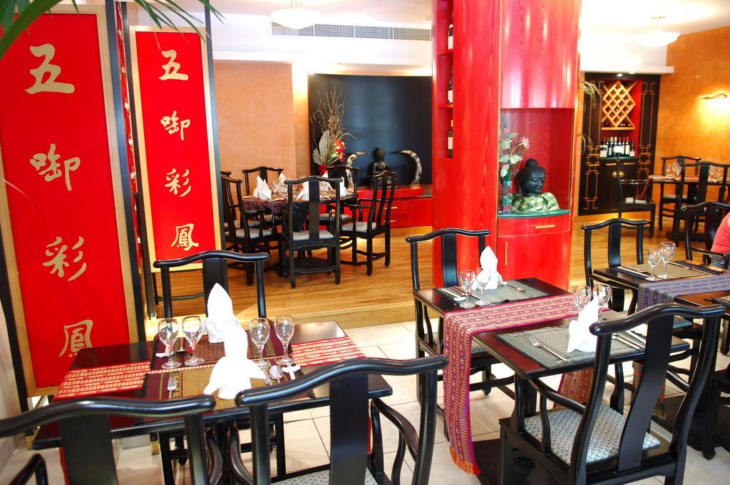 Fortina Spa Resort Sliema Restaurant billede A restaurant in Beijing