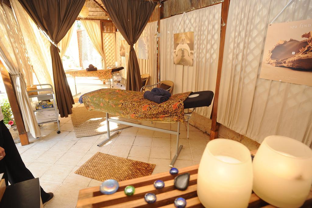 Fortina Spa Resort Sliema Eksteriør billede A massage room at a spa
