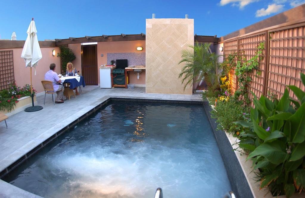 Fortina Spa Resort Sliema Eksteriør billede A rooftop pool in Marrakech, Morocco