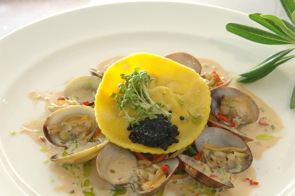 Fortina Spa Resort Sliema Eksteriør billede Clam chowder with caviar