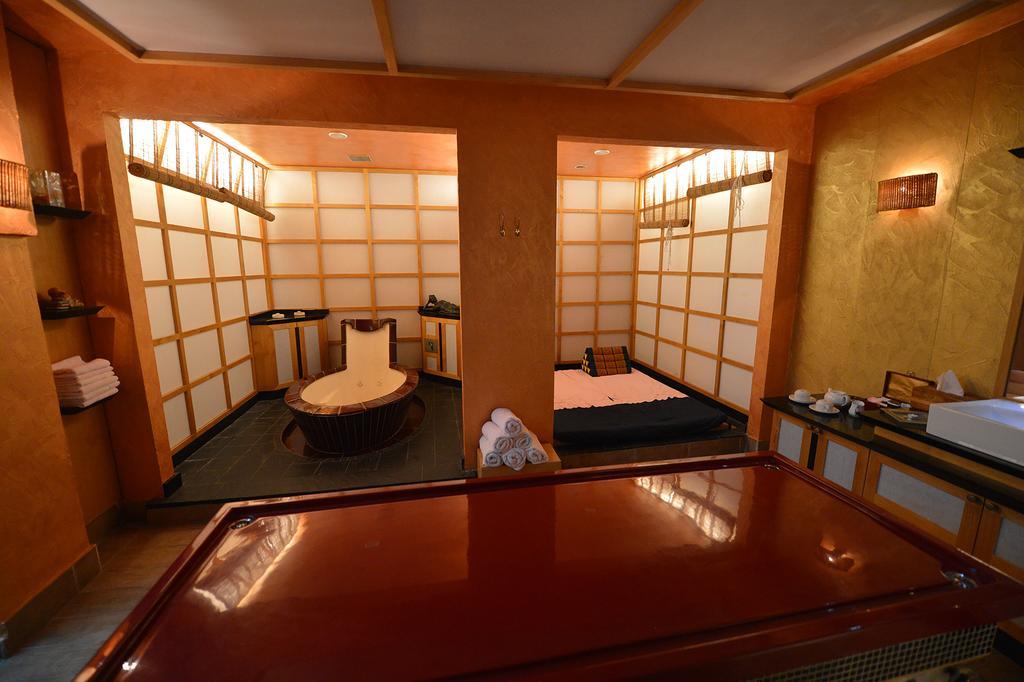 Fortina Spa Resort Sliema Eksteriør billede A private onsen