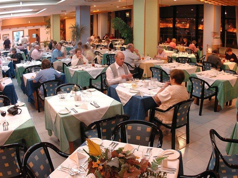 Fortina Spa Resort Sliema Eksteriør billede The dining room at the National Presbyterian Center
