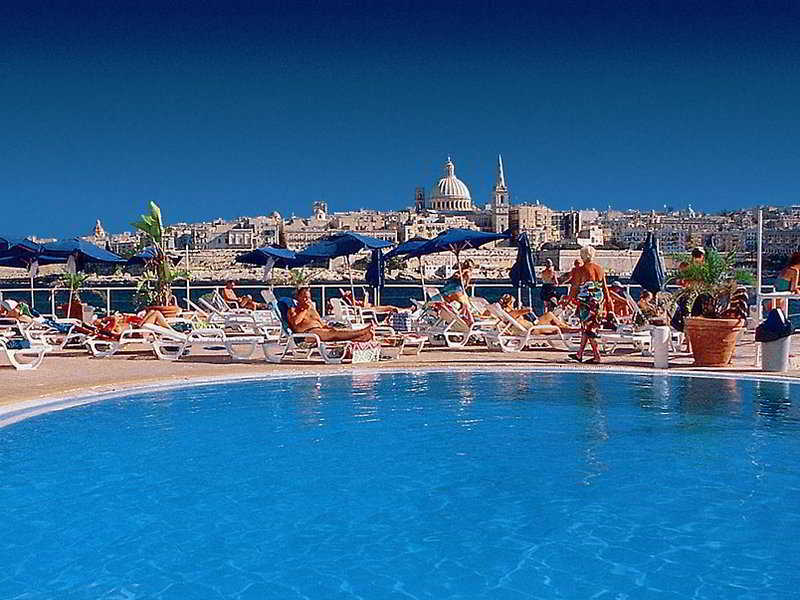 Fortina Spa Resort Sliema Eksteriør billede View of the pool at the Westin St. George