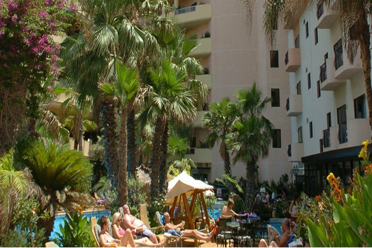 Fortina Spa Resort Sliema Eksteriør billede The hotel's pool