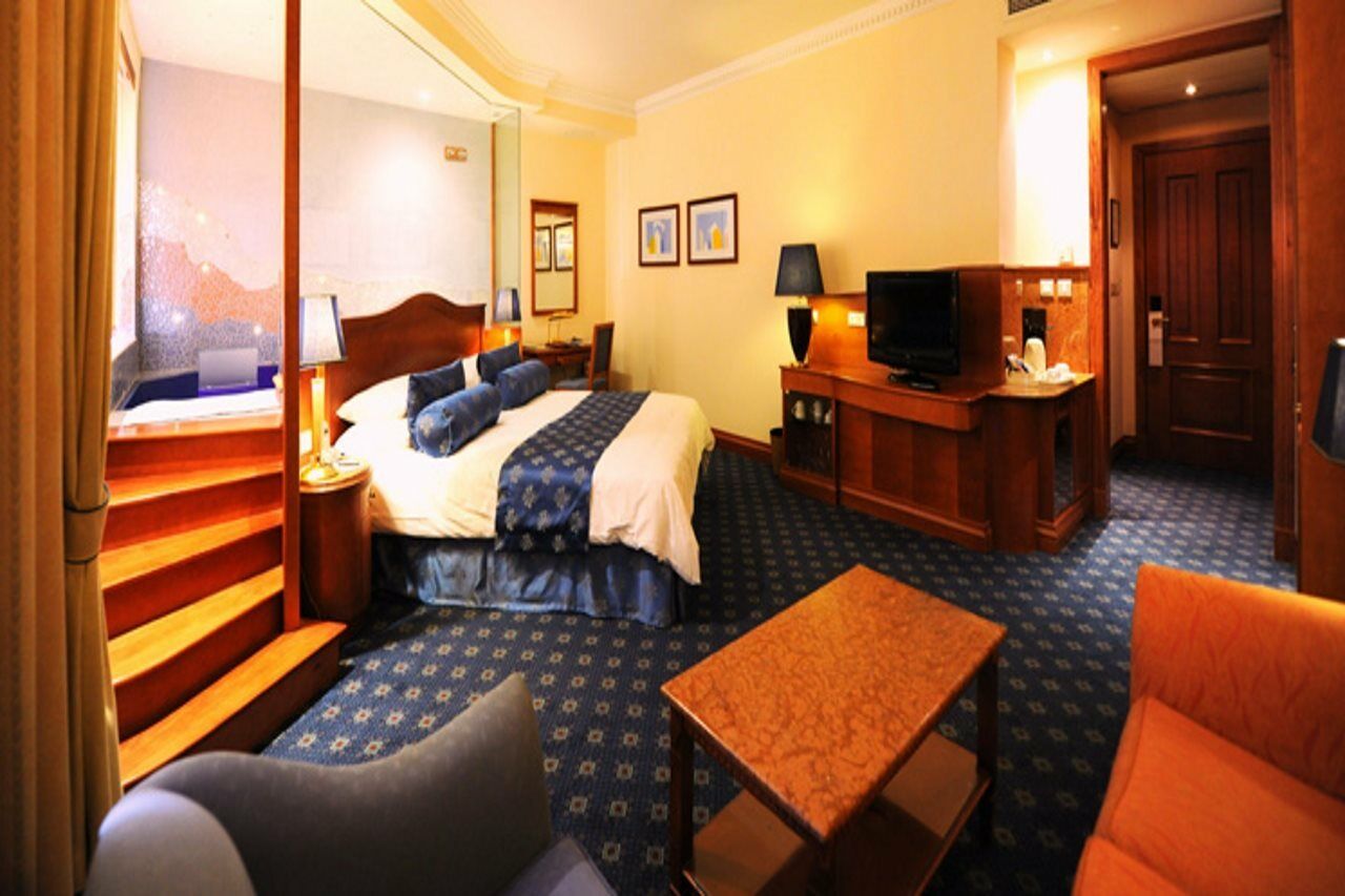 Fortina Spa Resort Sliema Eksteriør billede A suite at the hotel